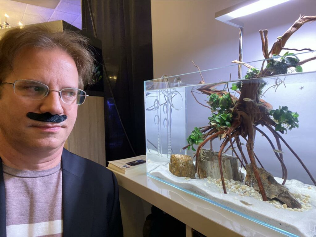 Editor's Note - Always known for a wonderful sense of humor and "hating" freshwater fish with a passion, incognito-mode Francois Levenson recently appeared at Aquashella when browsing all that the less salty side of the aquarium hobby has to offer.