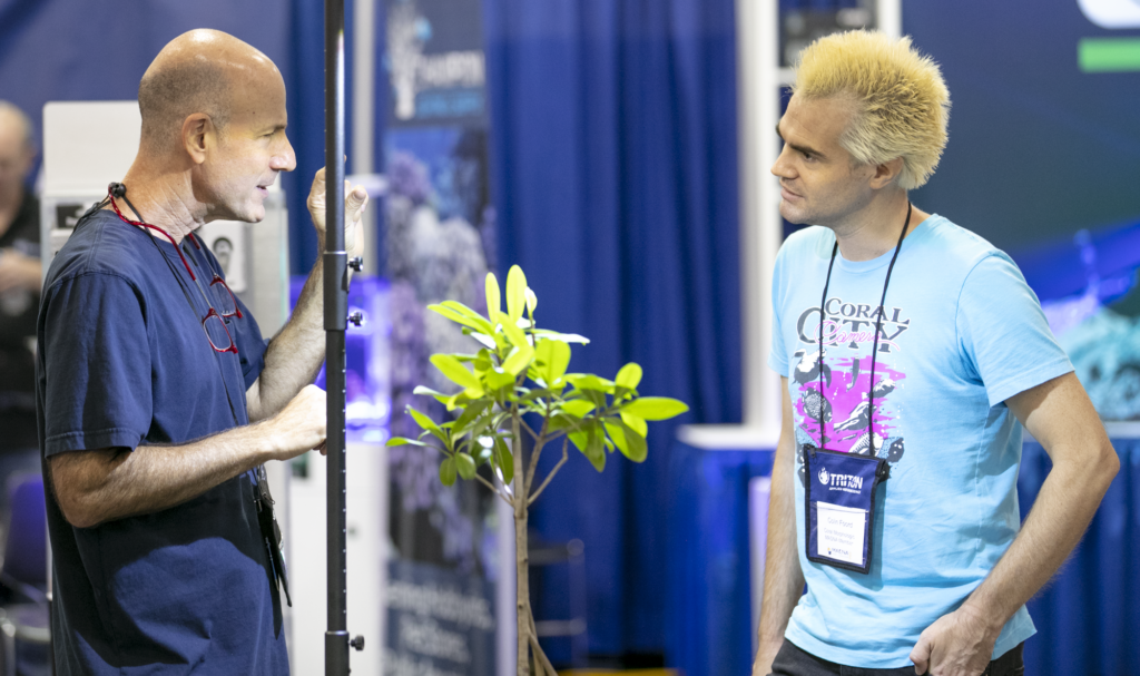 MASNA events brought together notable aquarists and authors like Julian Sprung (left) and Colin Foord (right) with home aquarists and researchers, fostering discussion and information exchange while creating a tremendous sense of community. Image courtesy MASNA.